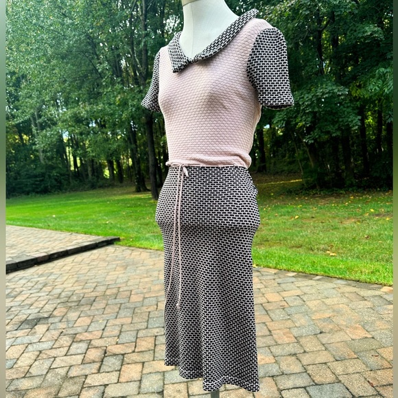 BETSEY JOHNSON PINK BLACK SHORT SLEEVE KNIT MIDI DRESS PUNK ROCK PINUP SMALL - Picture 2 of 6